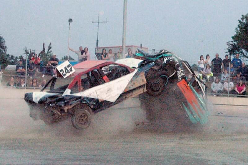 247 Lee Clarke’s follow in on 476 Ady Ling left the latter with a huge wreck - Credit: Matthew Bull